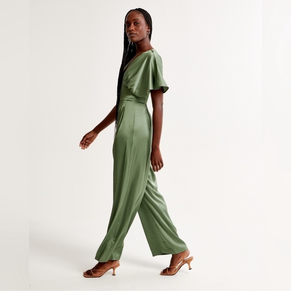 Abercrombie & Fitch Angel Sleeve Satin Jumpsuit XS NWT - Picture 2 of 12